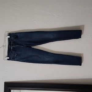 ⭐️5/$25 Lucky Brand Stella Skinny Jeans